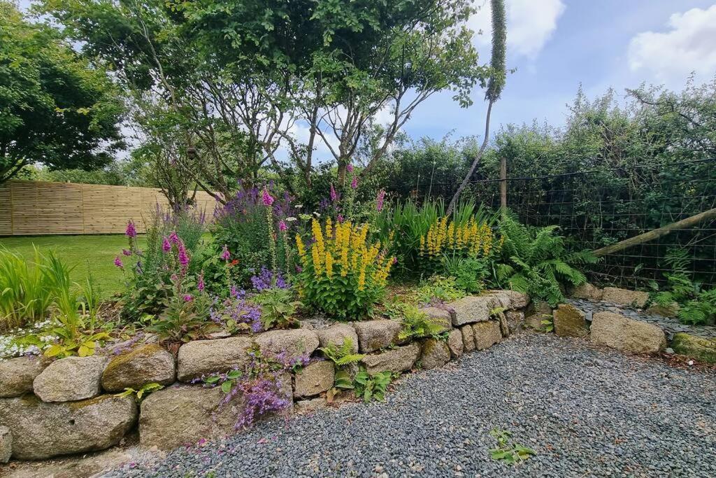 Hallegan Annexe With Private Garden And Woodland Camborne Exteriör bild